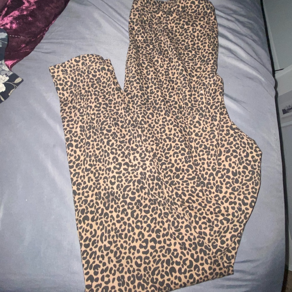 Old Navy leopard print leggings